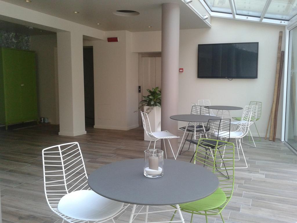 Hotel Corso Alaxi Hotels Аласио Екстериор снимка