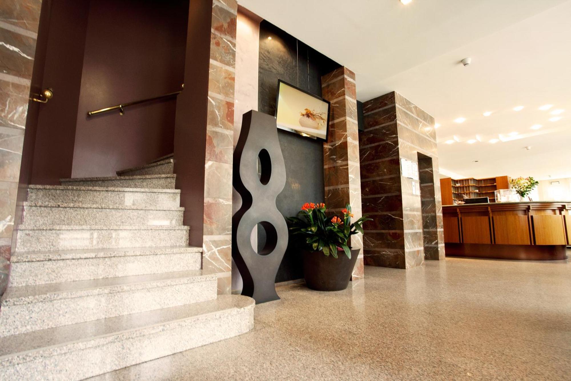 Hotel Corso Alaxi Hotels Аласио Екстериор снимка