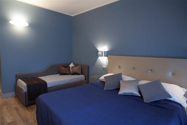Hotel Corso Alaxi Hotels Аласио Стая снимка