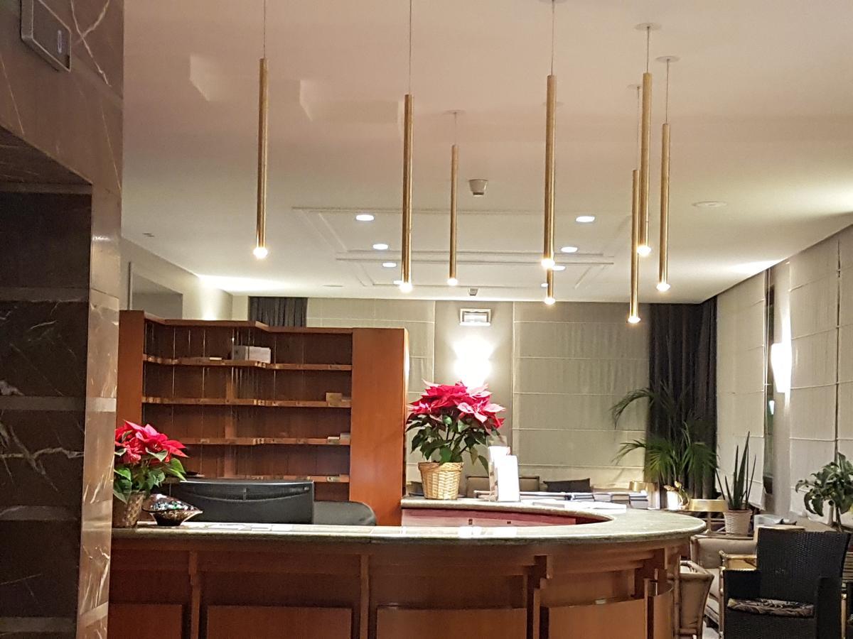 Hotel Corso Alaxi Hotels Аласио Екстериор снимка