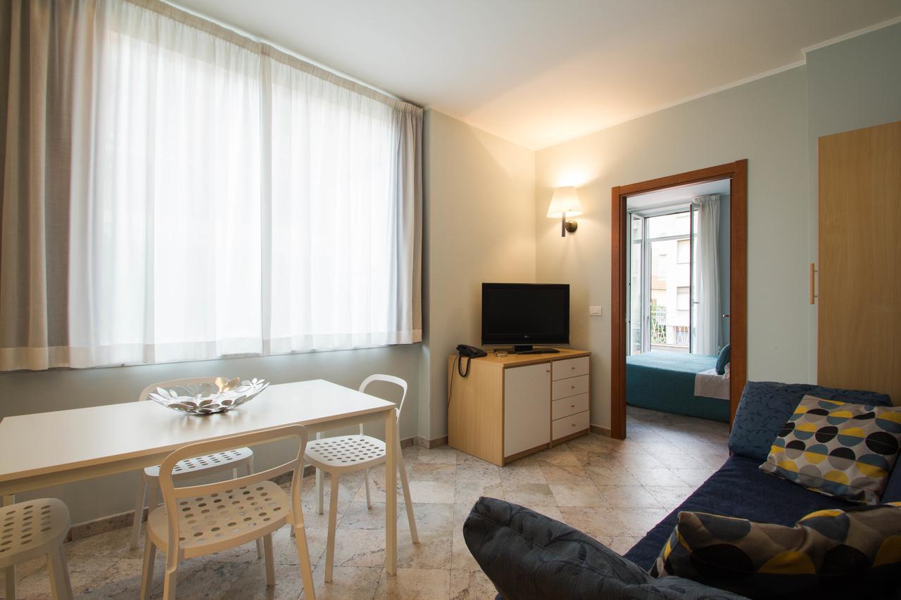Hotel Corso Alaxi Hotels Аласио Екстериор снимка